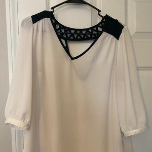 BCX Cute White and Black top with keyhole back
